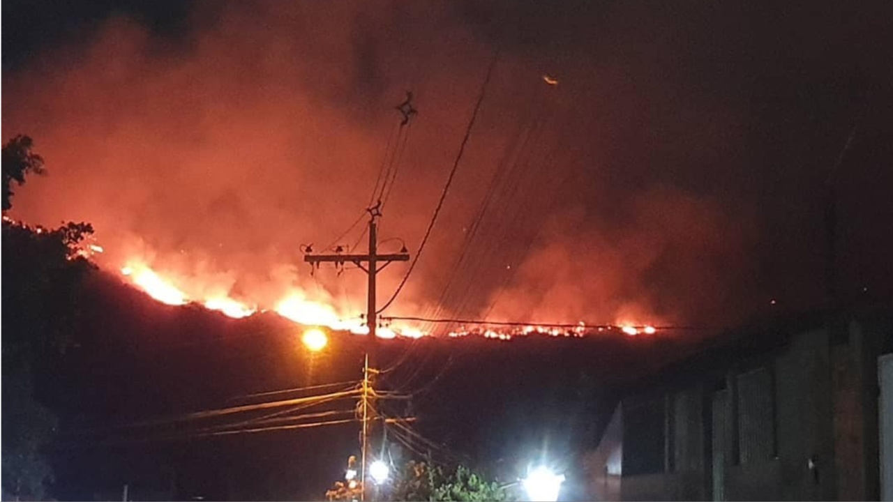 Correio newspaper |  Forest fire hits Serra do Mimo, in western Bahia