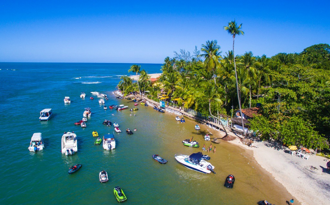 Praia da Boca da Barra, na Ilha de Boipeba, no litoral sul da Bahia por Divulgação