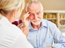 Imagem - Exame de sangue para identificar Alzheimer avança e pode transformar diagnóstico da doença