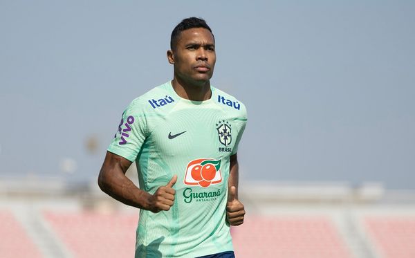 Alex Sandro defendeu a Seleção na Copa do Mundo do Catar, mas se lesionou contra Suíça, na 2ª rodada por Lucas Figueiredo/CBF