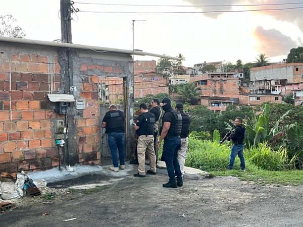 Ação se iniciou nesta manhã