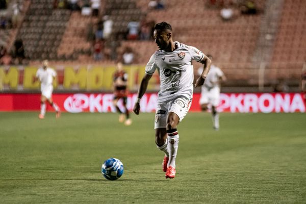 Mateus Gonçalves  por VICTOR FERREIRA / ECV