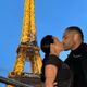 Imagem - Scheila Carvalho comemora 51 anos em Paris e Tony Salles parabeniza esposa