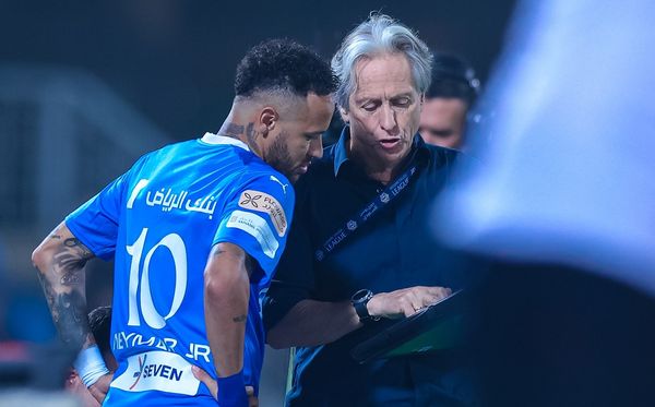 Neymar e Jorge Jesus em jogo do Al-Hilal