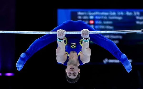 Diogo Soares na barra fixa do Mundial na Antuérpia 