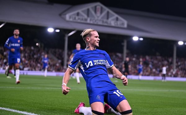 Mudryk comemora seu primeiro gol com a camisa do Chelsea