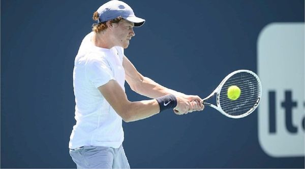 Jannik Sinner encara Medvedev na final do Torneio de Pequim