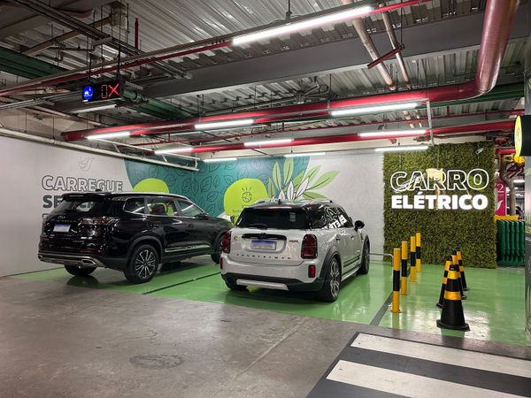 Shopping tem duas estações com 16 pontos para abastecimento elétrico