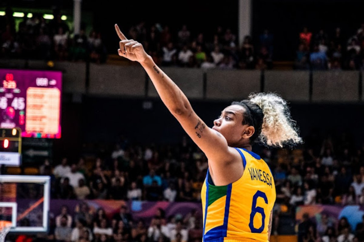 Basquete feminino é superado pela Austrália na estreia no Pré