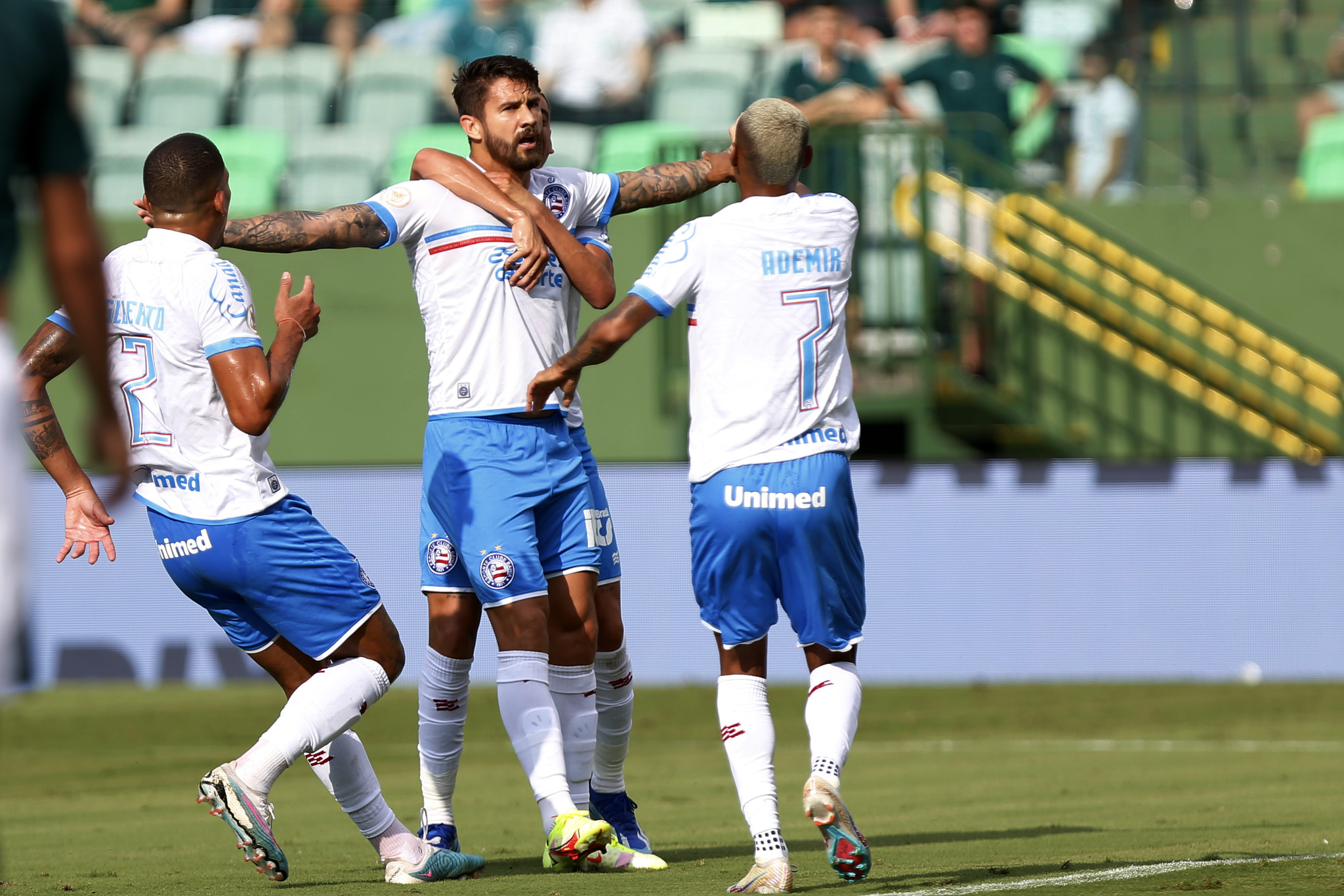 Bahia arrasa Goiás e coloca três jogadores na Seleção da Rodada