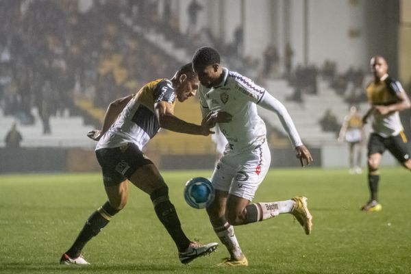 Corinthians busca vitória para ampliar vantagem na tabela do