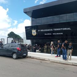 Imagem - Bahia: cidade tem delegacia nova com viaturas quebradas, bairro alvo de três facções e avenida com assaltos diários