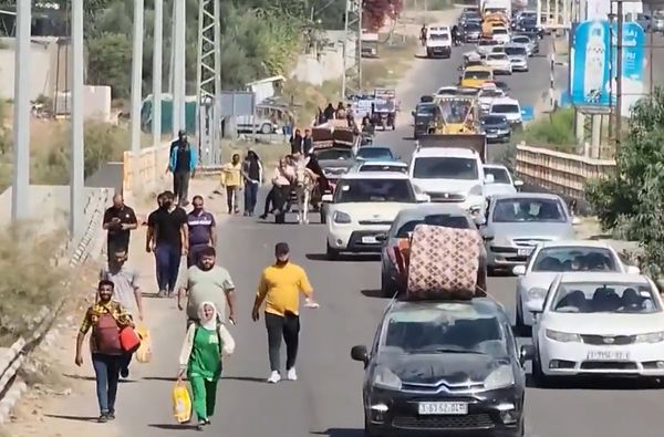 Moradores do norte da Faixa de Gaza fogem em massa após ultimato de Israel