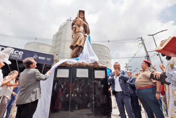 Monumento de Irmã Dulce por Rafael Martins/GOVBA