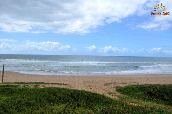 Praia da Boca do Rio  por Reprodução/Praias 360