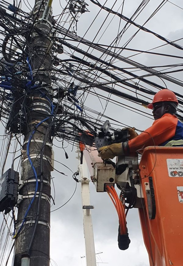 Equipes estiveram em 400 postes
