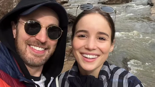 Chris Evans e esposa