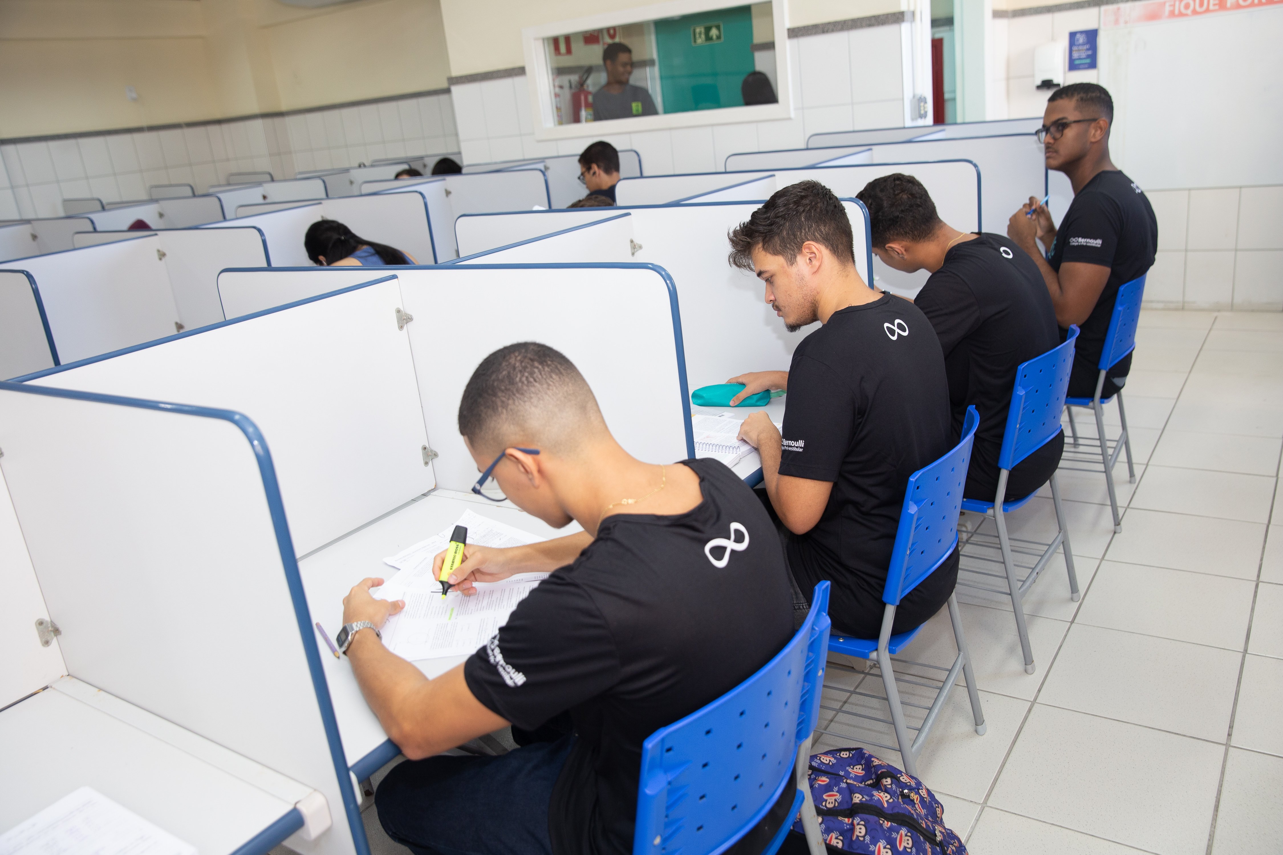 Colégio Koelle entre as 100 melhores escolas do Brasil no ENEM