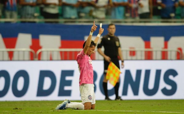 Biel comemora o gol sobre o Internacional