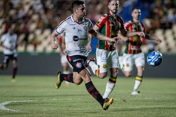 Osvaldo em ação pelo Vitória por Victor Ferreira/ EC Vitória