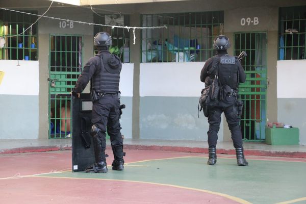 Ação policial tenta recapturar detentos em fuga