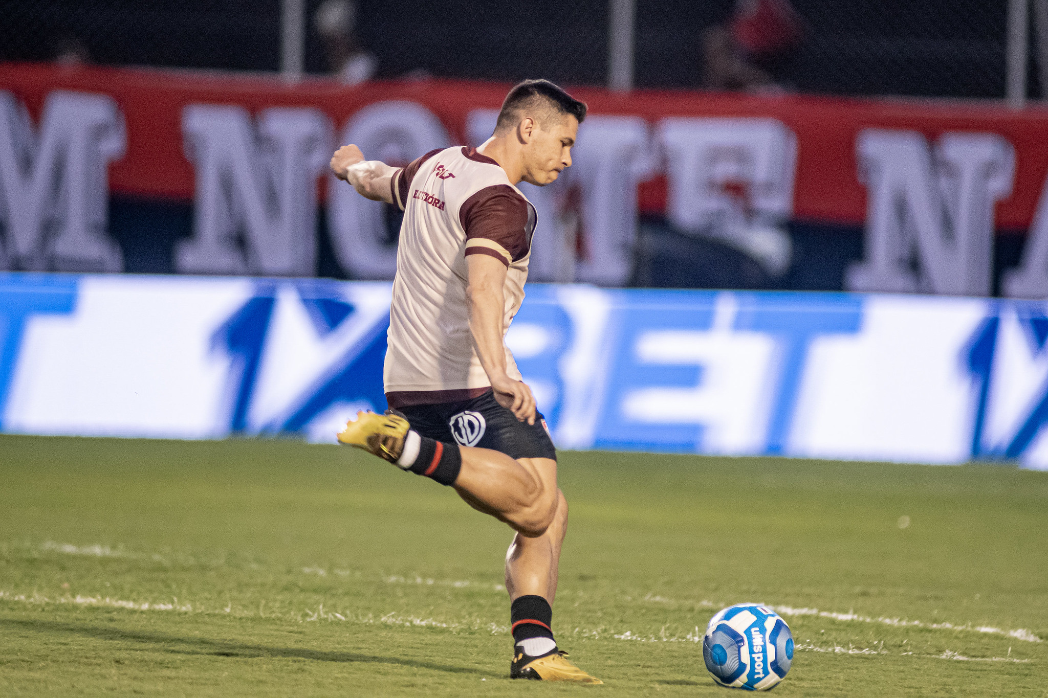 Melhor mandante da Série B, Vitória recebe o Juventude em jogo crucial na  disputa pelo título - PRADO AGORA