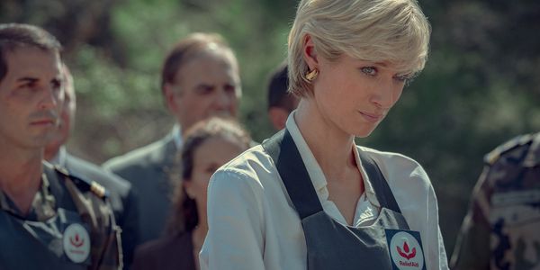 A atriz Elizabeth Debicki como Diana
