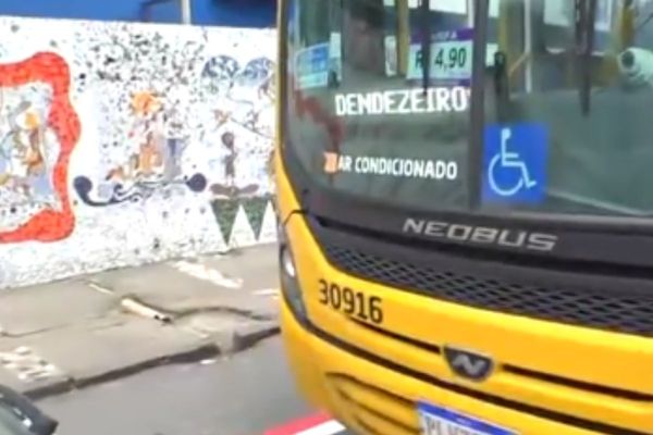 Ônibus atropelou ciclista no fim da manhã desta sexta-feira (27)