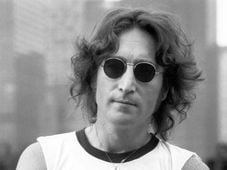 Imagem - Assassino de John Lennon confessa motivo do crime após 45 anos
