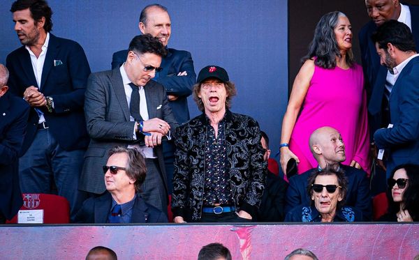 Mick Jagger foi convidado ilustre do Barcelona para o jogo contra o Real Madrid