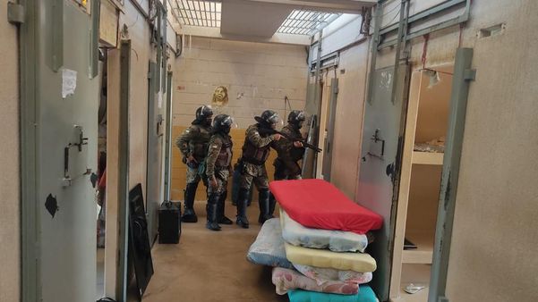 Policia apreende drogas e celulares em présidio de Paulo Afonso por divulgação