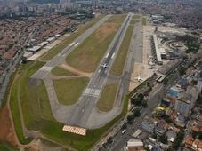 Imagem - Funcionário morre após ser atropelado por ônibus em aeroporto de São Paulo