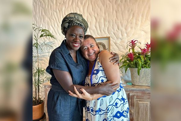 Viola Davis conhece tradicional restaurante de comida baiana em Salvador