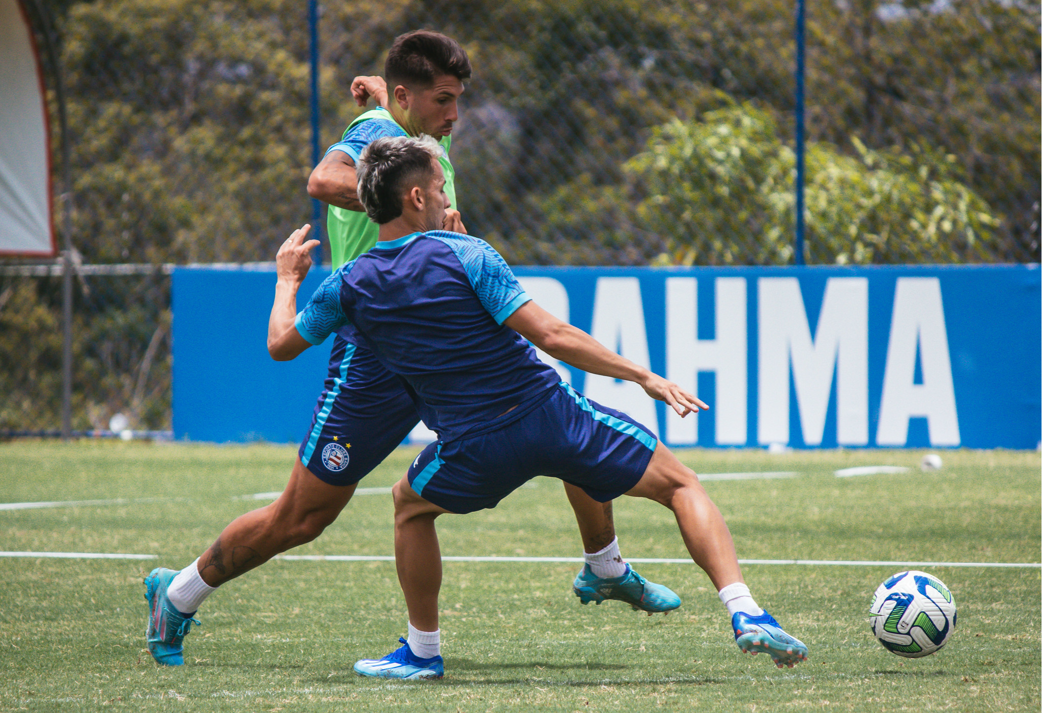 Bahia e outros dois clubes da Série A sondam atacante do Grêmio