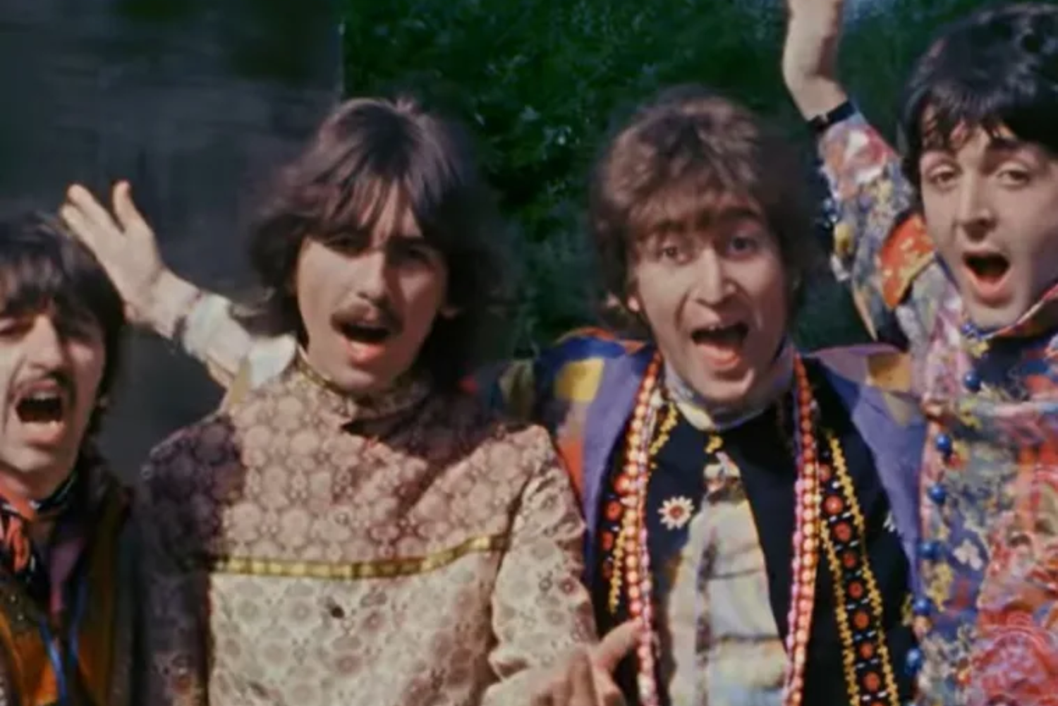 O emocionante clipe da nova música que reúne os Beatles pela