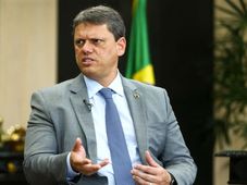 Imagem - Tarcísio pede desculpas por fala sobre Coca-Cola em meio às mortes por metanol
