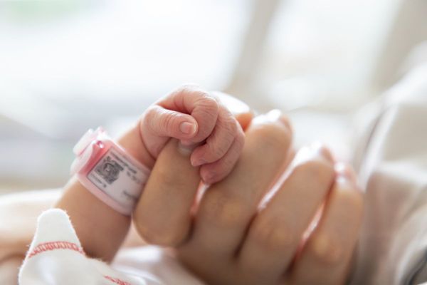 O método INVOcell garante que duas pessoas com útero possam passar pela experiência de gestação de um mesmo bebê