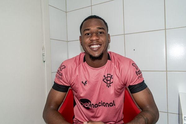 Volante Dudu se firmou no meio-campo do Vitória durante a Série B por VICTOR FERREIRA / ECV