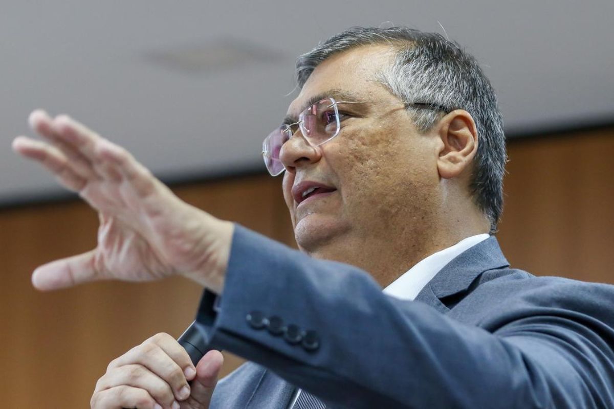 Ministros do STF elogiam indicação de Dino para Corte