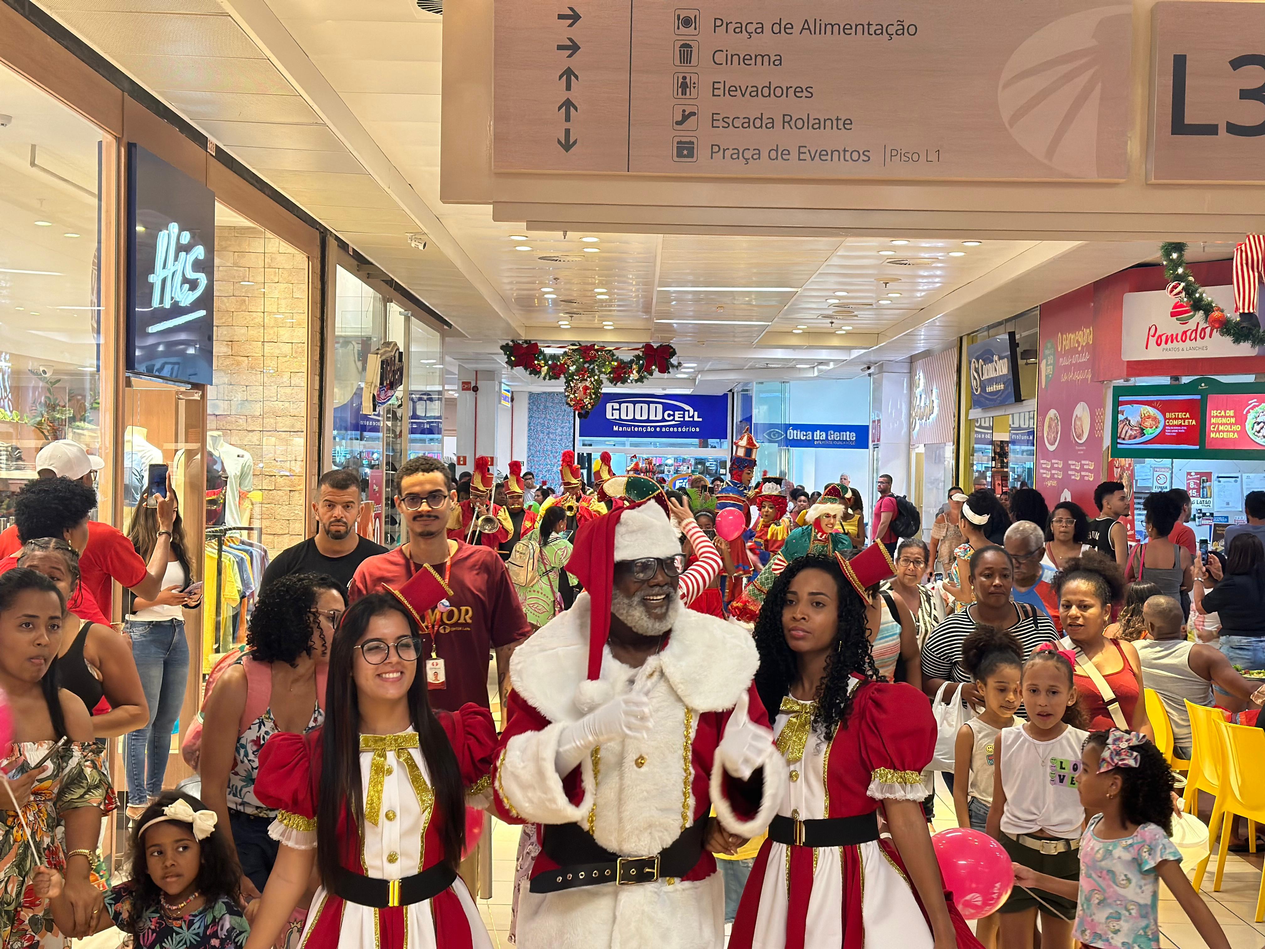 Papai Noel chega com a magia do circo no Shopping Center Lapa(Divulgação)