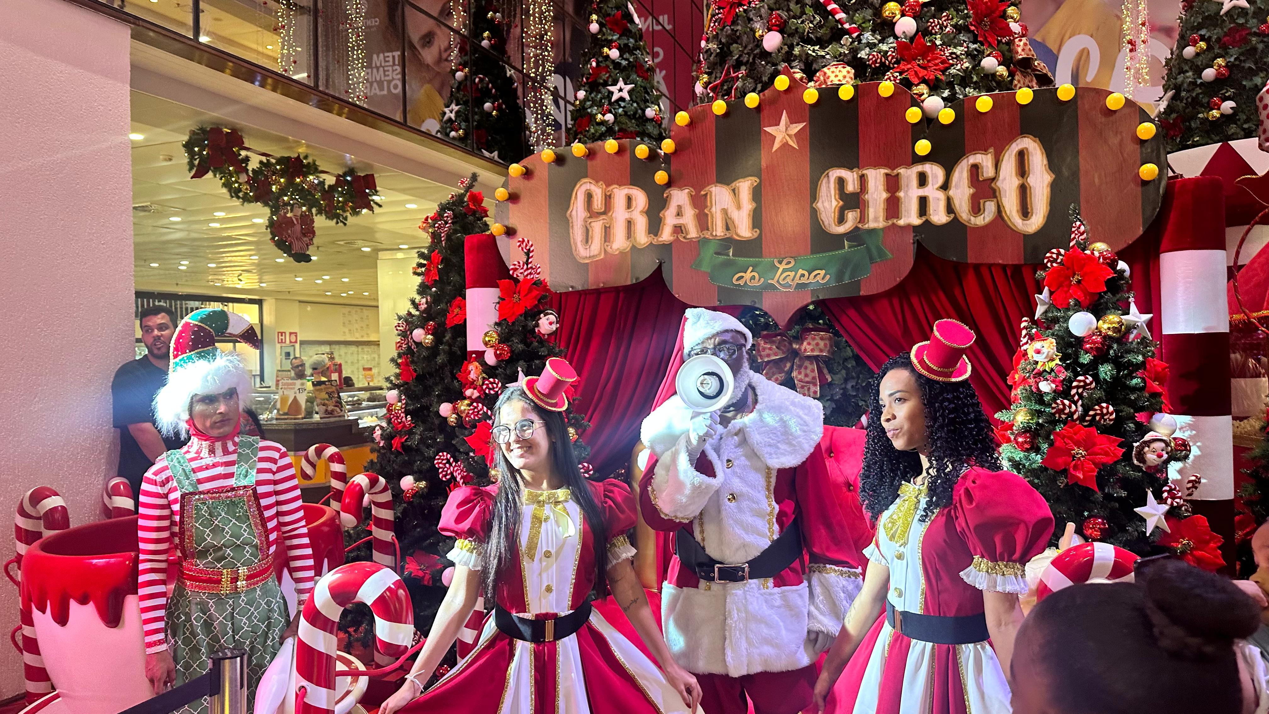 Papai Noel chega com a magia do circo no Shopping Center Lapa(Divulgação)