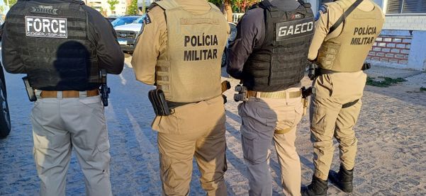 Policiais durante operação em Juazeiro