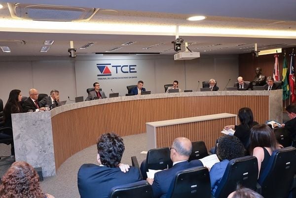 TCE-BA desaprova contas do Detran, imputa débito de R$ 4, 4 milhões e multa cinco dirigentes do órgão