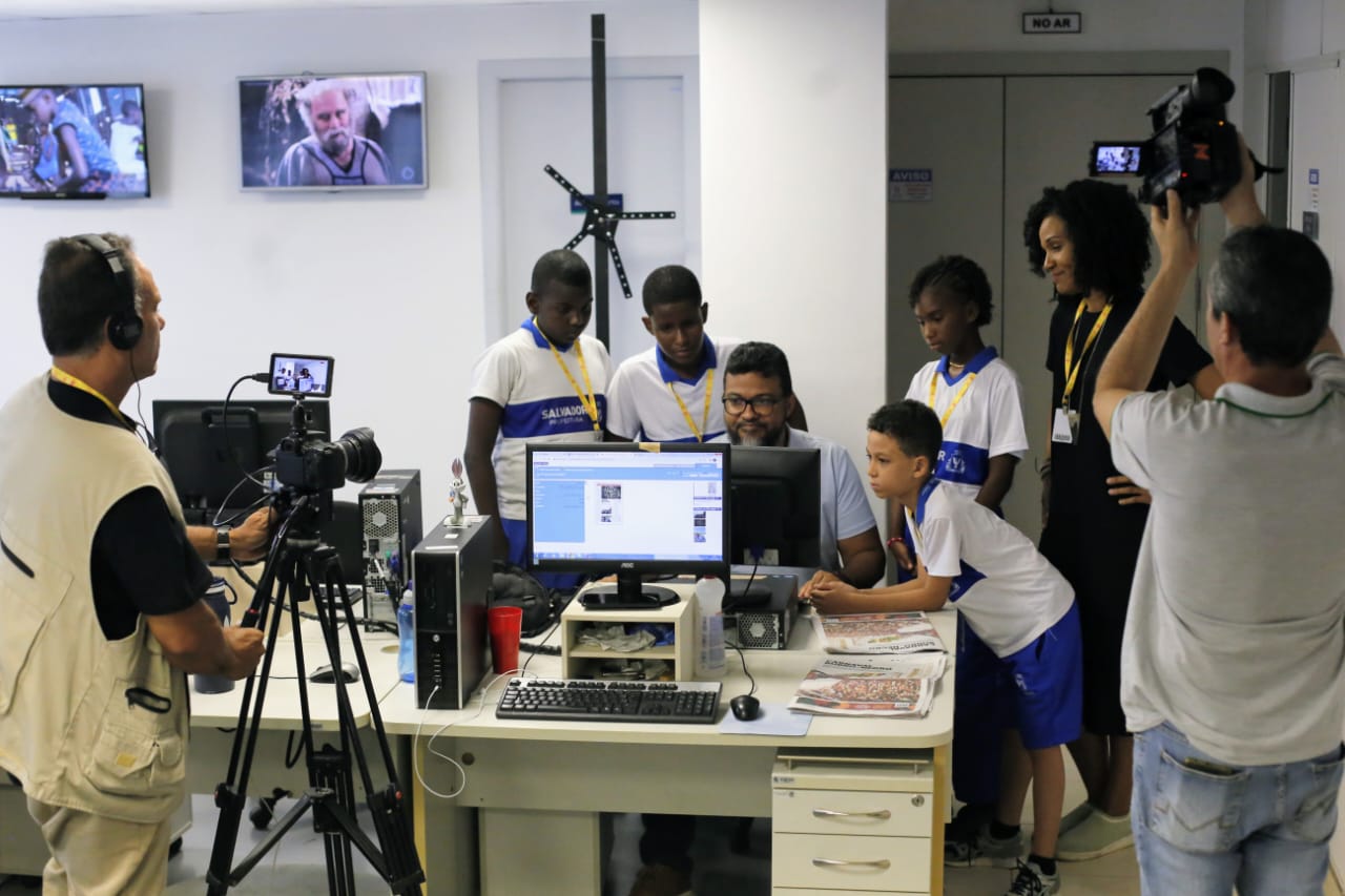 CORREIO recebe estudantes para gravação de aulas transmitidas na TV
