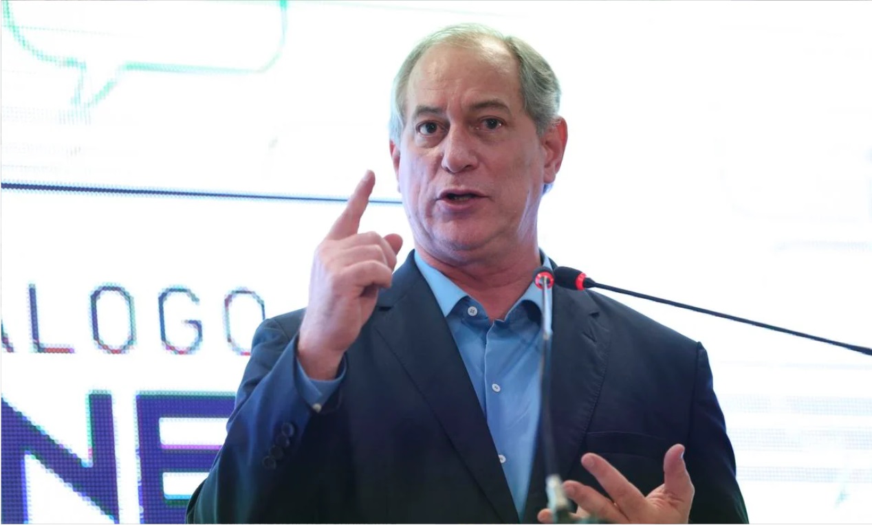 Ciro Gomes elogia governador bolsonarista e diz que 'janjismo' atrapalha governo