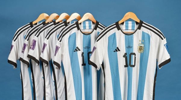 Camisas usadas por Messi na Copa do Mundo do Catar serão leiloadas