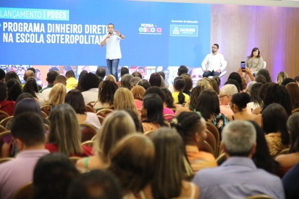 Prefeito durante apresentação do programa