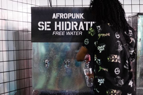 No Afropunk, teve distribuição de água gratuitamente por Laura Queiroz/Divulgação
