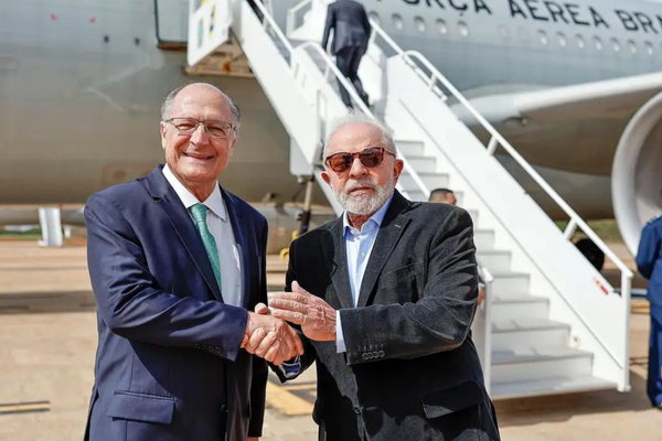 Com a viagem de Lula, o vice-presidente da República, Geraldo Alckmin, assume o comando do país