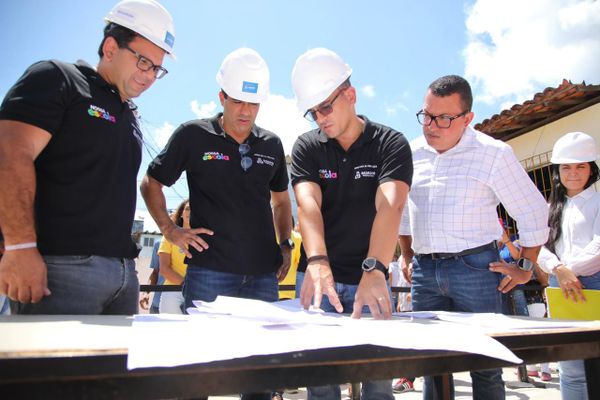 Prefeitura inicia reconstrução de sete escolas municipais